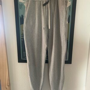 Vuori Light Gray performance joggers size XS long EXCELLENT condition